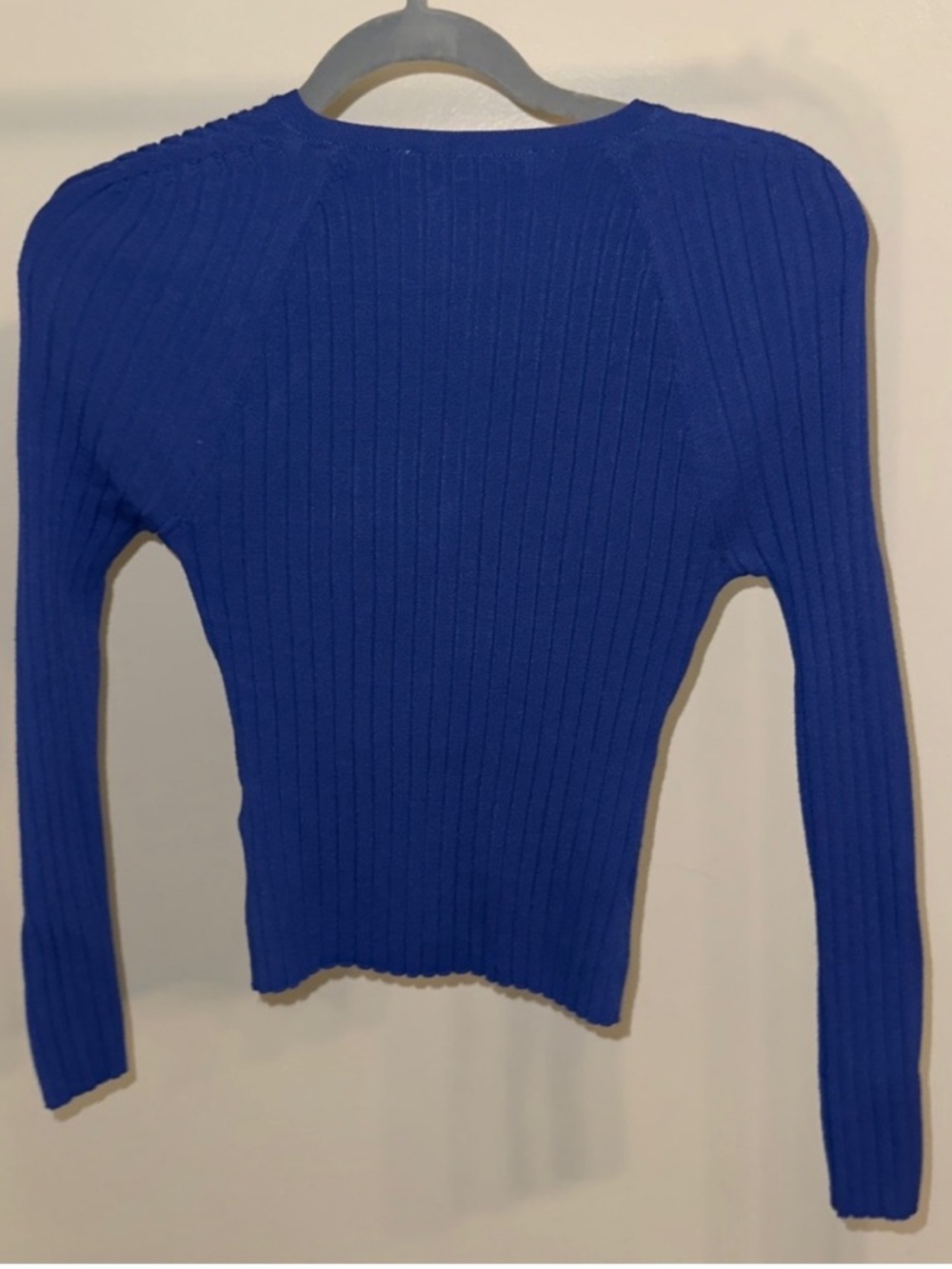 Zara Ribbed V-Neck Long Sleeve - Picture 4 of 5
